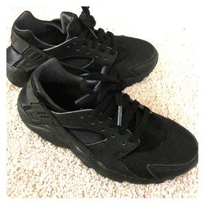 Women’s Nike Air Huarache Shoes Black Size 3.5Y